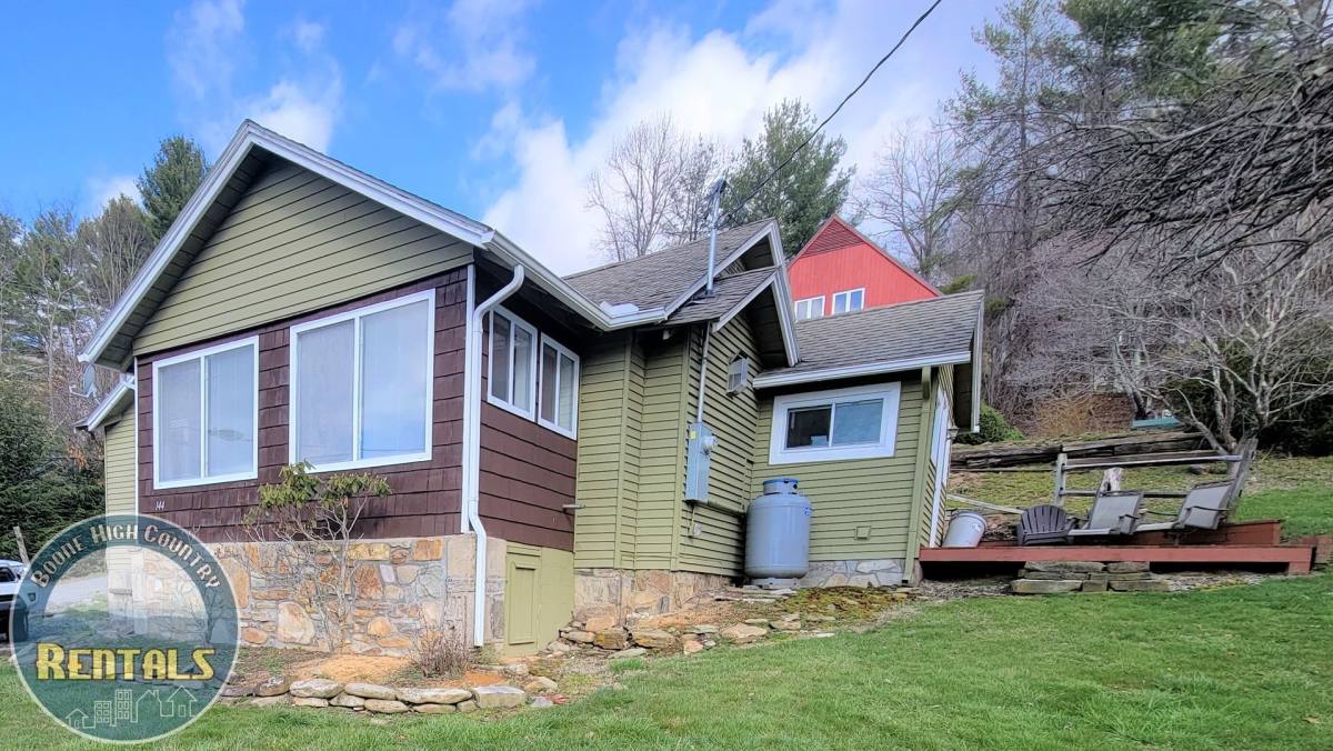 House for rent at 144 Azalea Way, Banner Elk, NC 28604