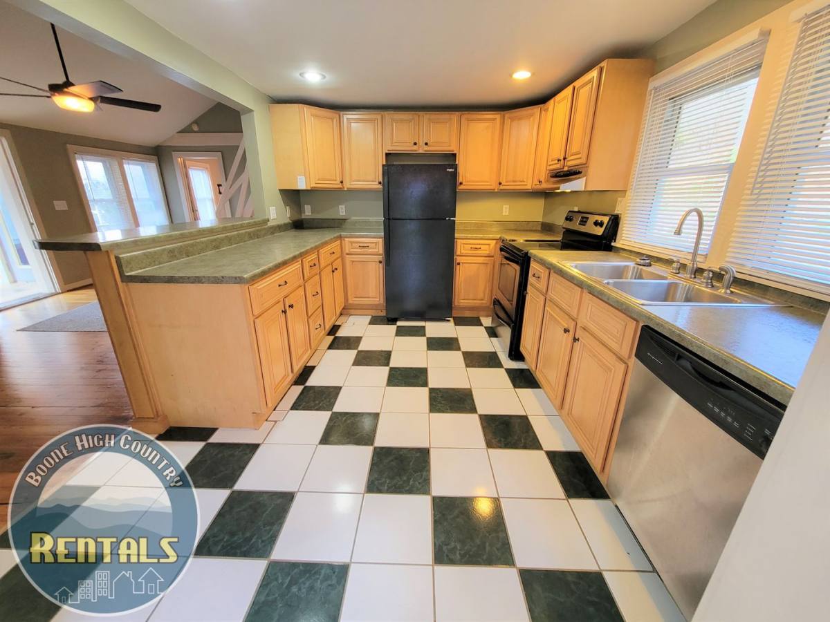 House for rent at 144 Azalea Way, Banner Elk, NC 28604