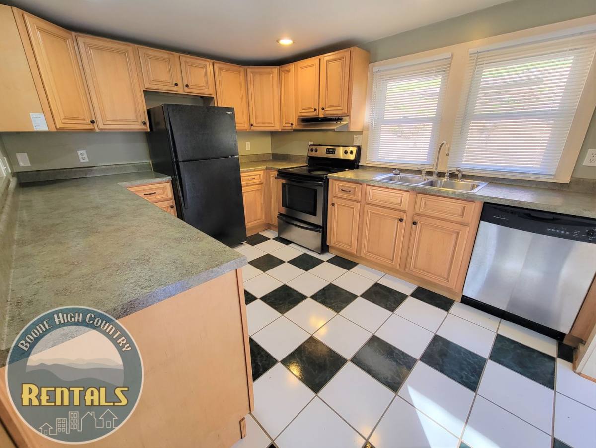 House for rent at 144 Azalea Way, Banner Elk, NC 28604