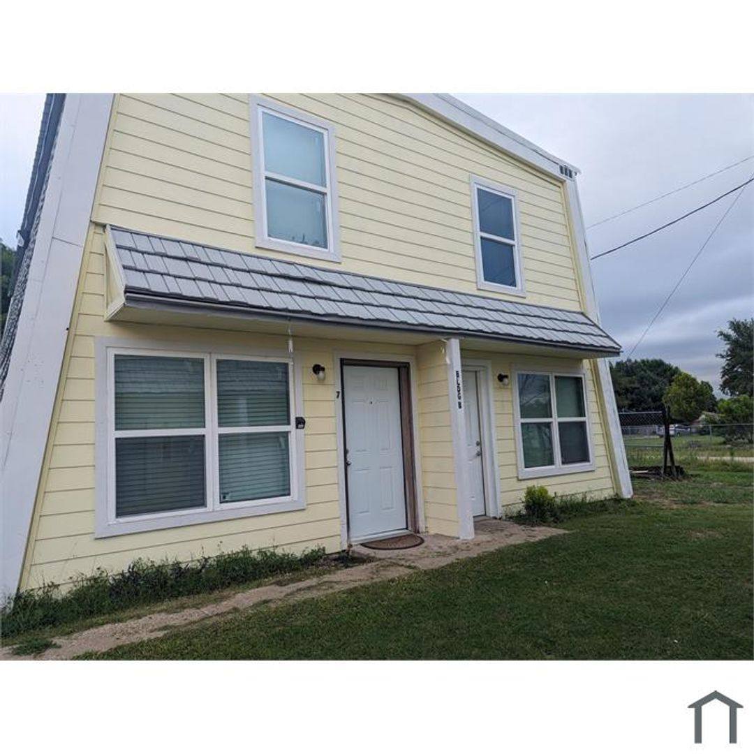 Apartment for rent at 2916 Ruidosa Ave, Dallas, TX 75228
