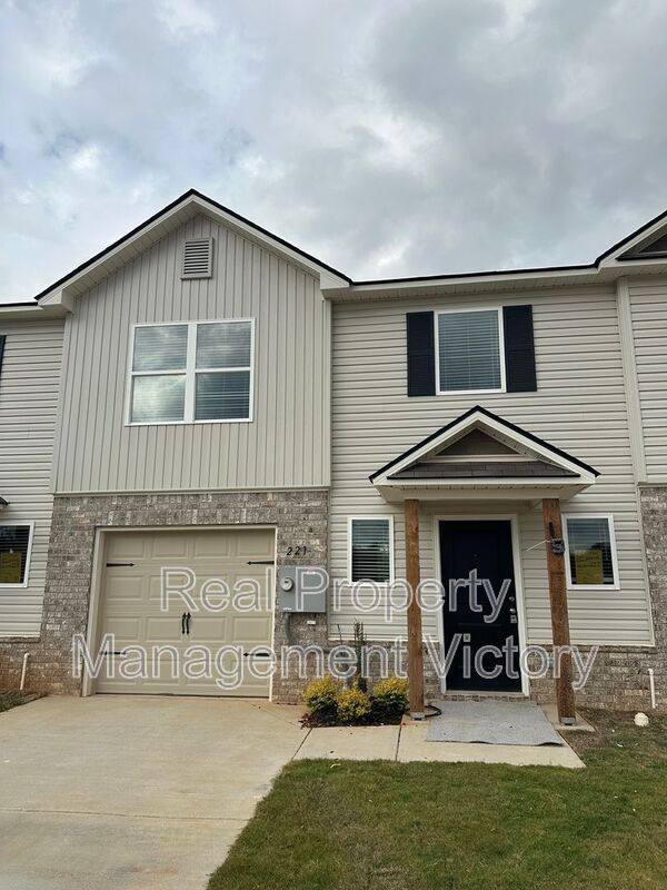 Townhouse for rent at 231 Driftwood Lane, Lincoln, AL 35096