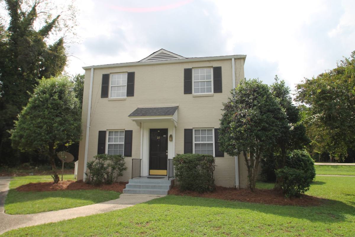 Apartment for rent at 2108 Broad St, Camden, SC 29020
