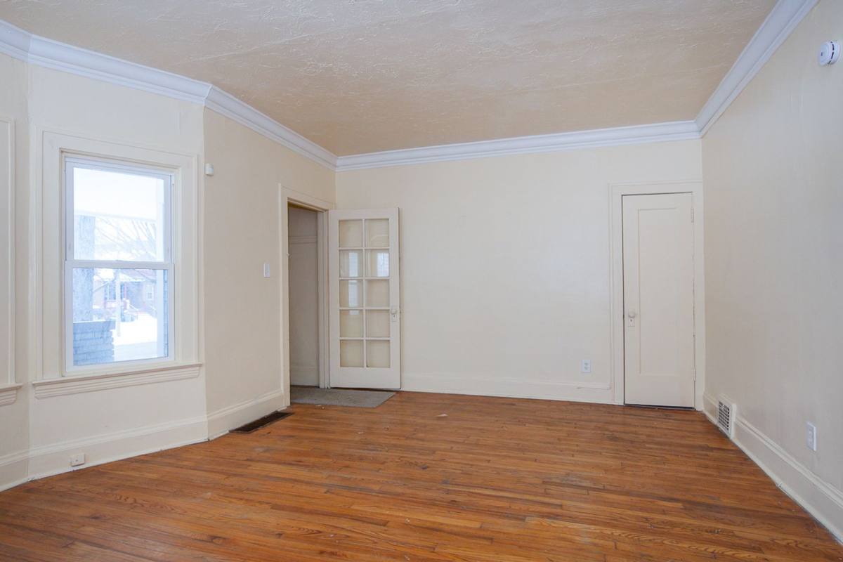 Apartment for rent at 3331 E 140th, Cleveland, OH 44120