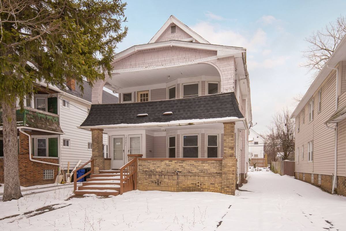 Apartment for rent at 3331 E 140th, Cleveland, OH 44120
