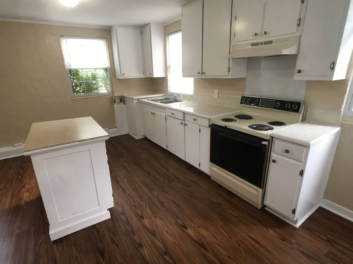 Apartment for rent at 1122 1 2 E, Savannah, GA 31401