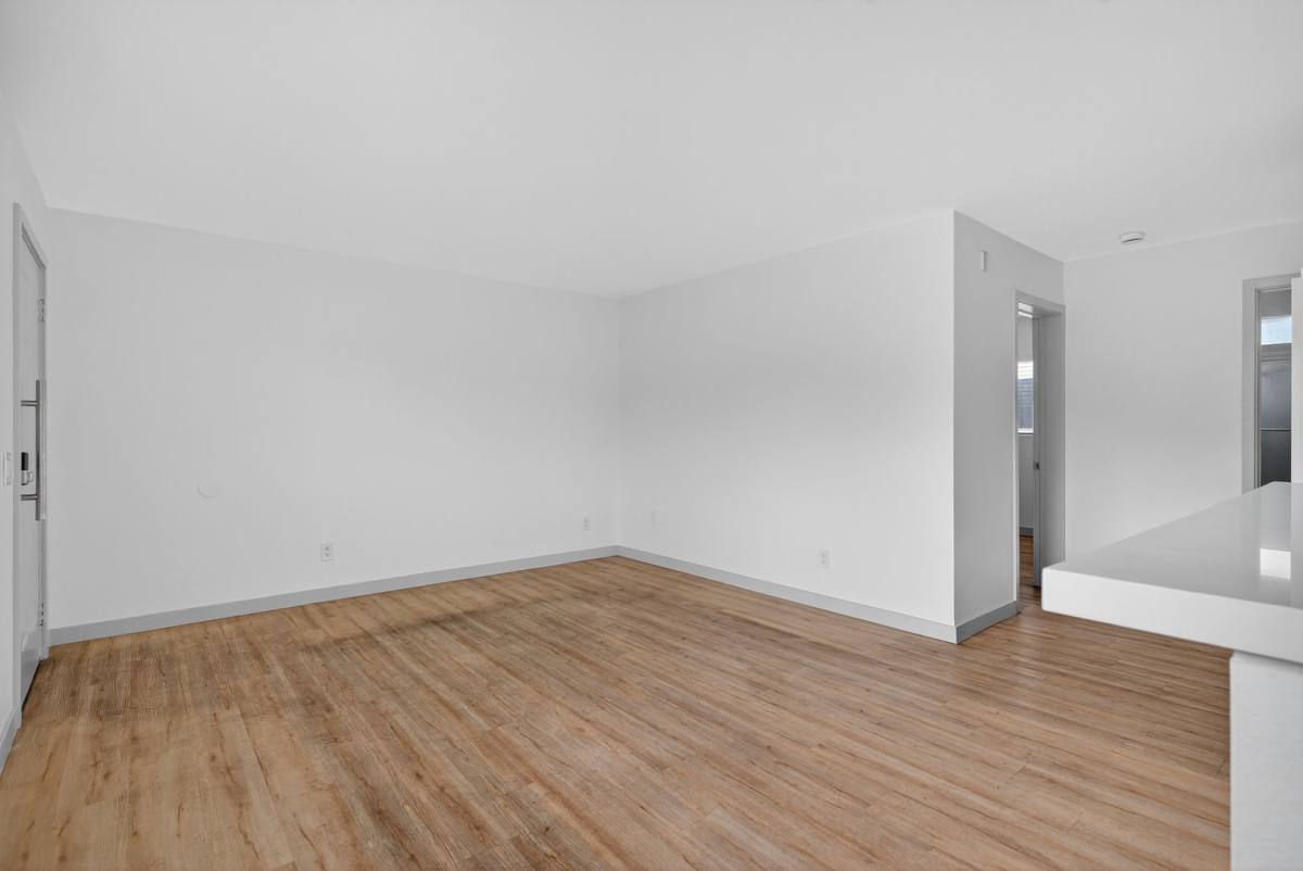 Apartment for rent at 921 Alamitos Ave, Long Beach, CA 90813