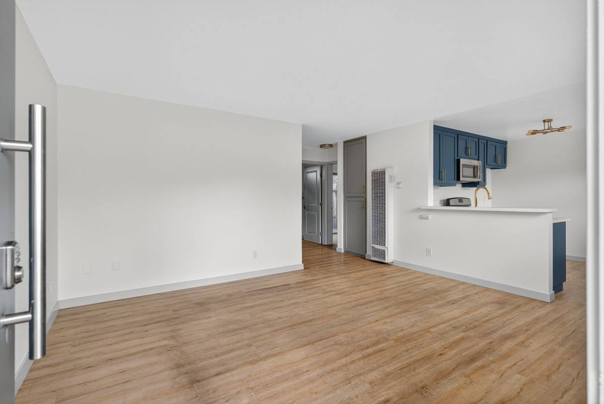 Apartment for rent at 921 Alamitos Ave, Long Beach, CA 90813