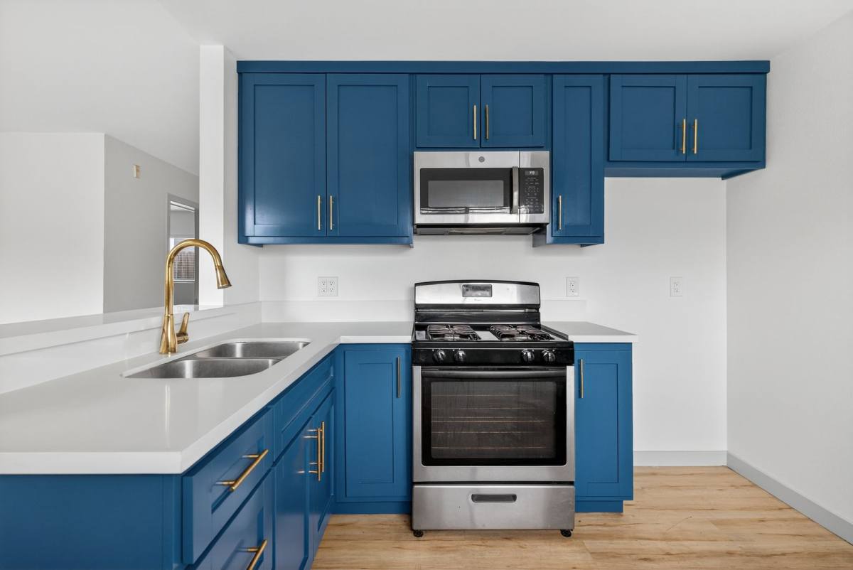 Apartment for rent at 921 Alamitos Ave, Long Beach, CA 90813