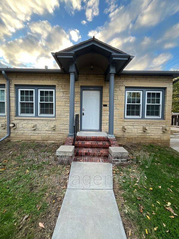 Apartment for rent at 1522 D St #1528, Lincoln, NE 68502