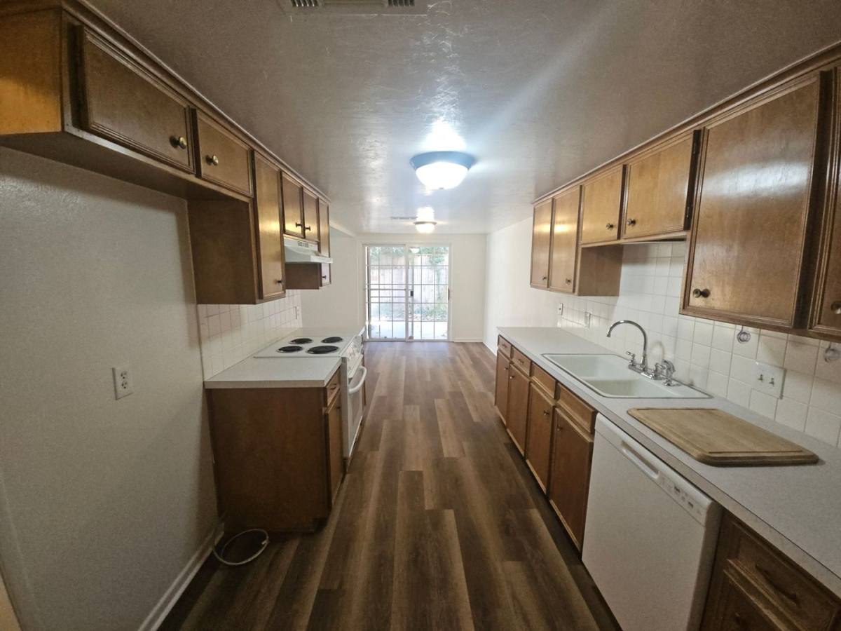 Townhouse for rent at 2109 Fleur De Lis Court, Arlington, TX 76012