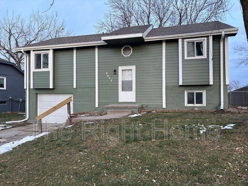 House for rent at 8617 S 143rd Ave, Omaha, NE 68138