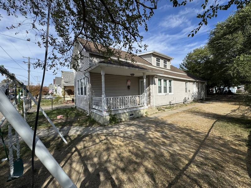 House for rent at 3233 W 50th St, Cleveland, OH 44102