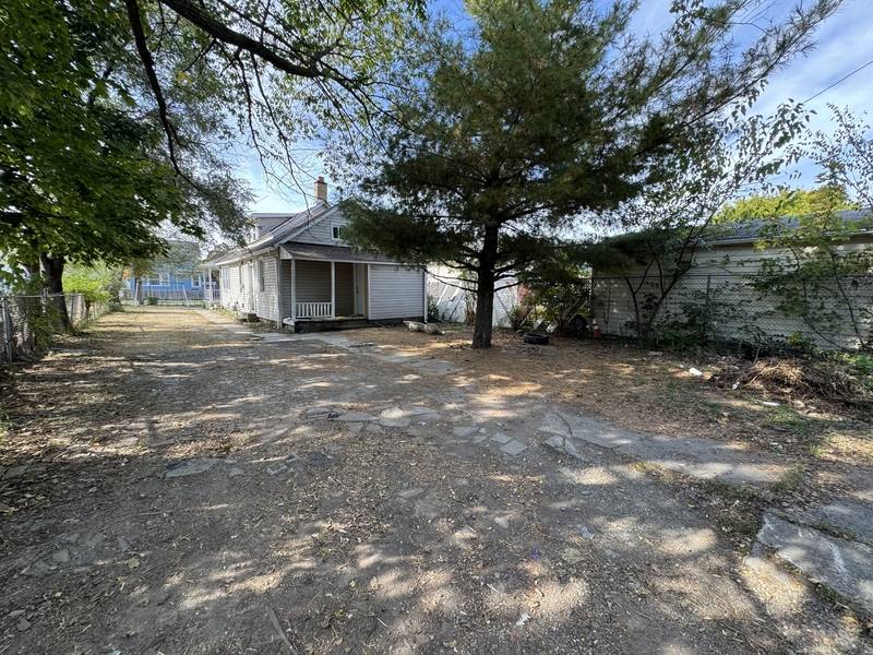 House for rent at 3233 W 50th St, Cleveland, OH 44102