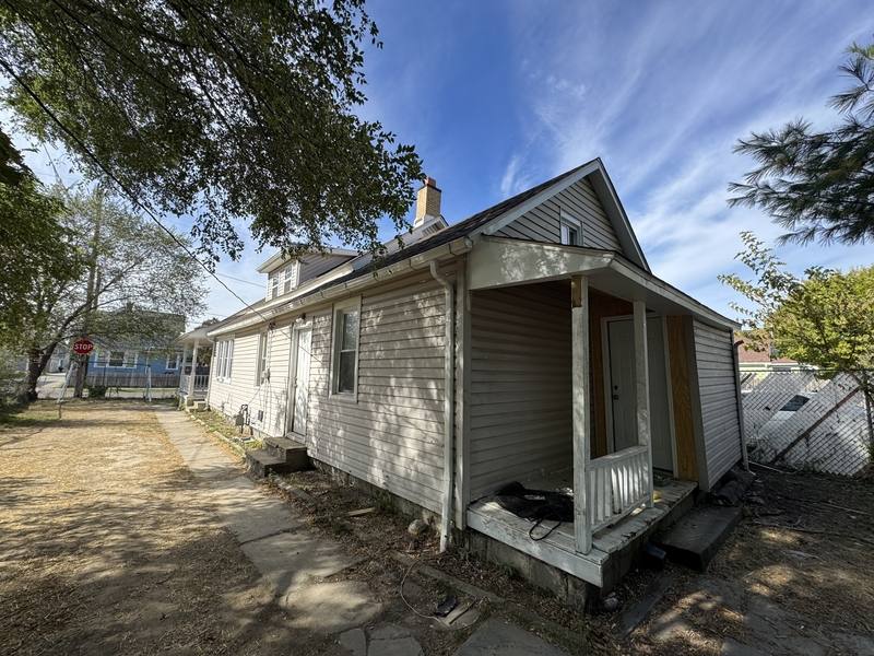 House for rent at 3233 W 50th St, Cleveland, OH 44102