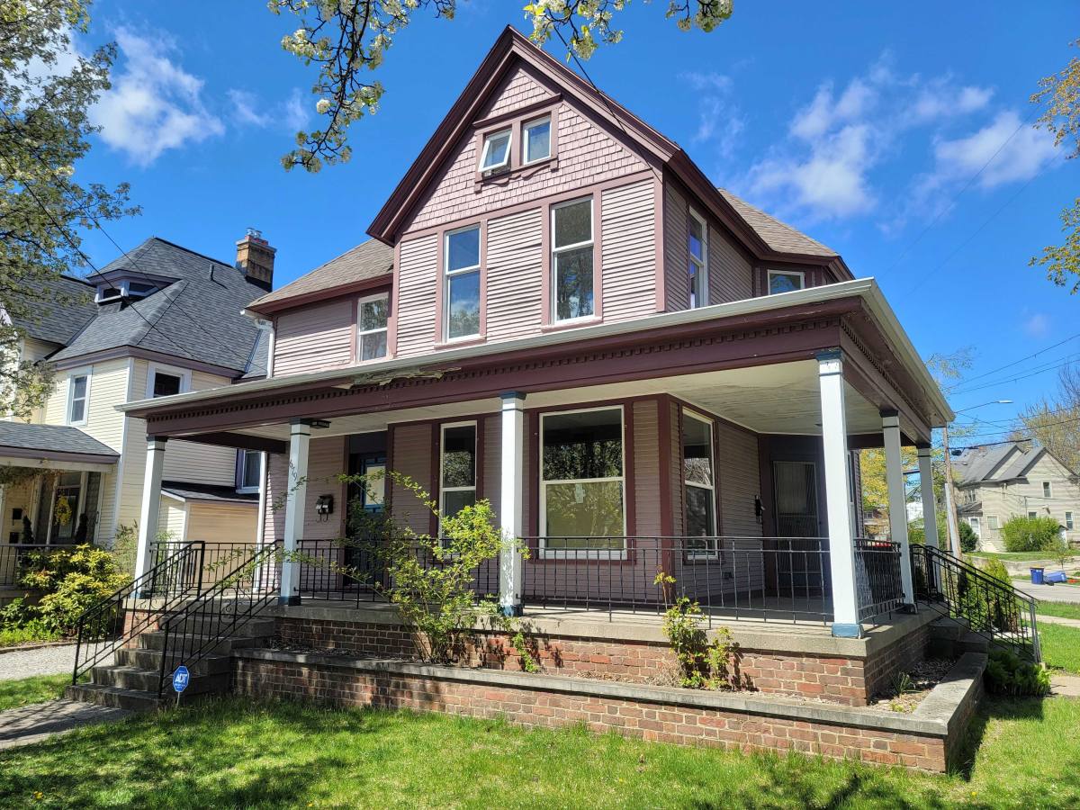 Apartment for rent at 679 Lake Dr SE #1, Grand Rapids, MI 49503