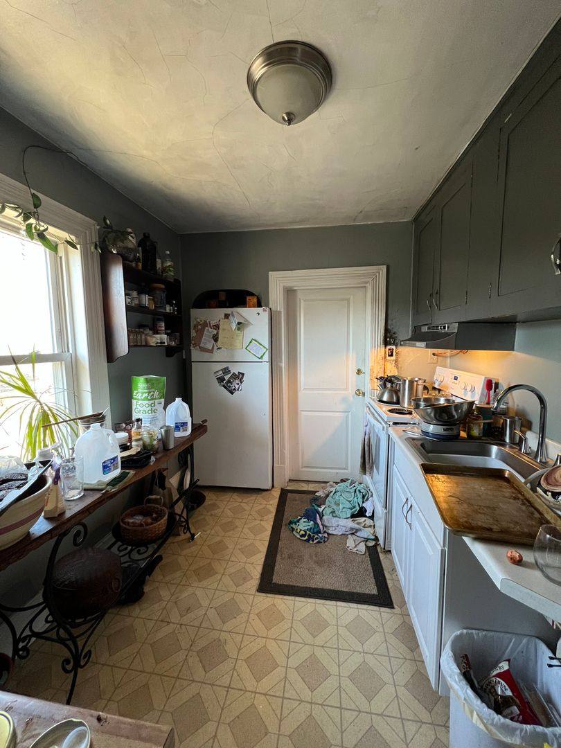 Apartment for rent at 1127 E 3rd St, Duluth, MN 55805