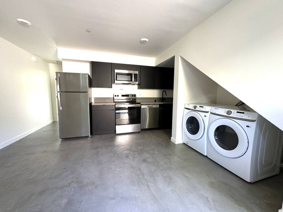 Apartment for rent at 2664 L St, San Diego, CA 92102