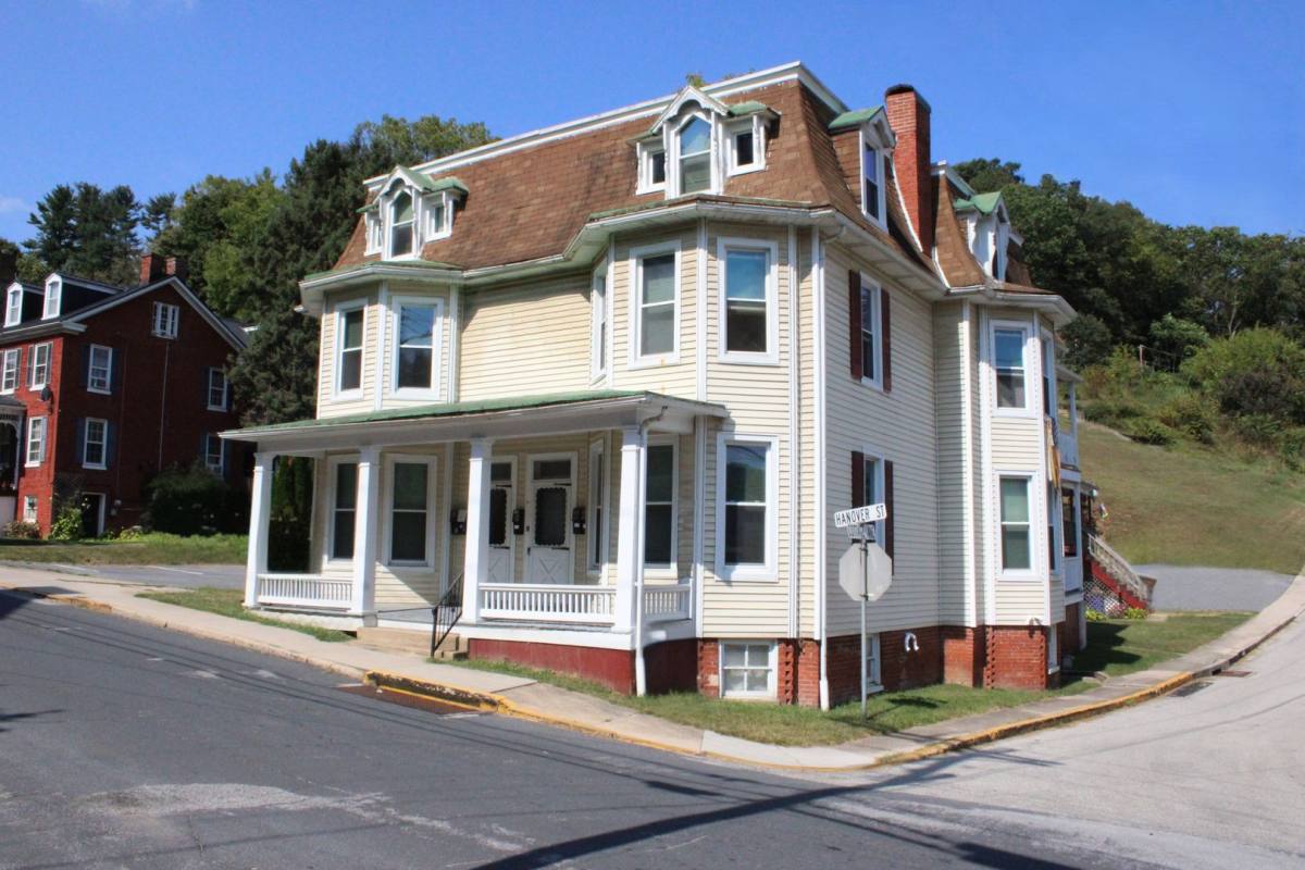 Apartment for rent at 127 Hanover St, Glen Rock, PA 17327