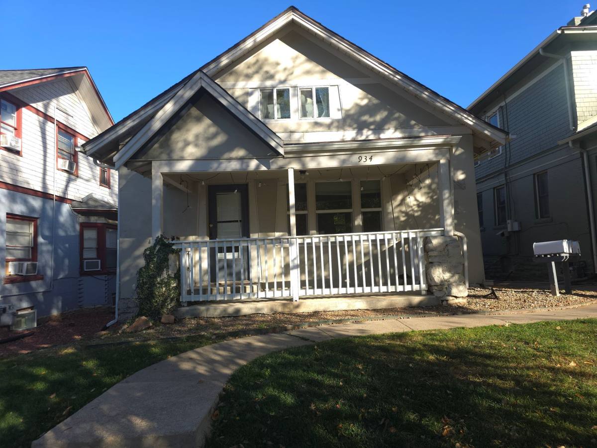 Apartment for rent at 934 14th St, Boulder, CO 80302