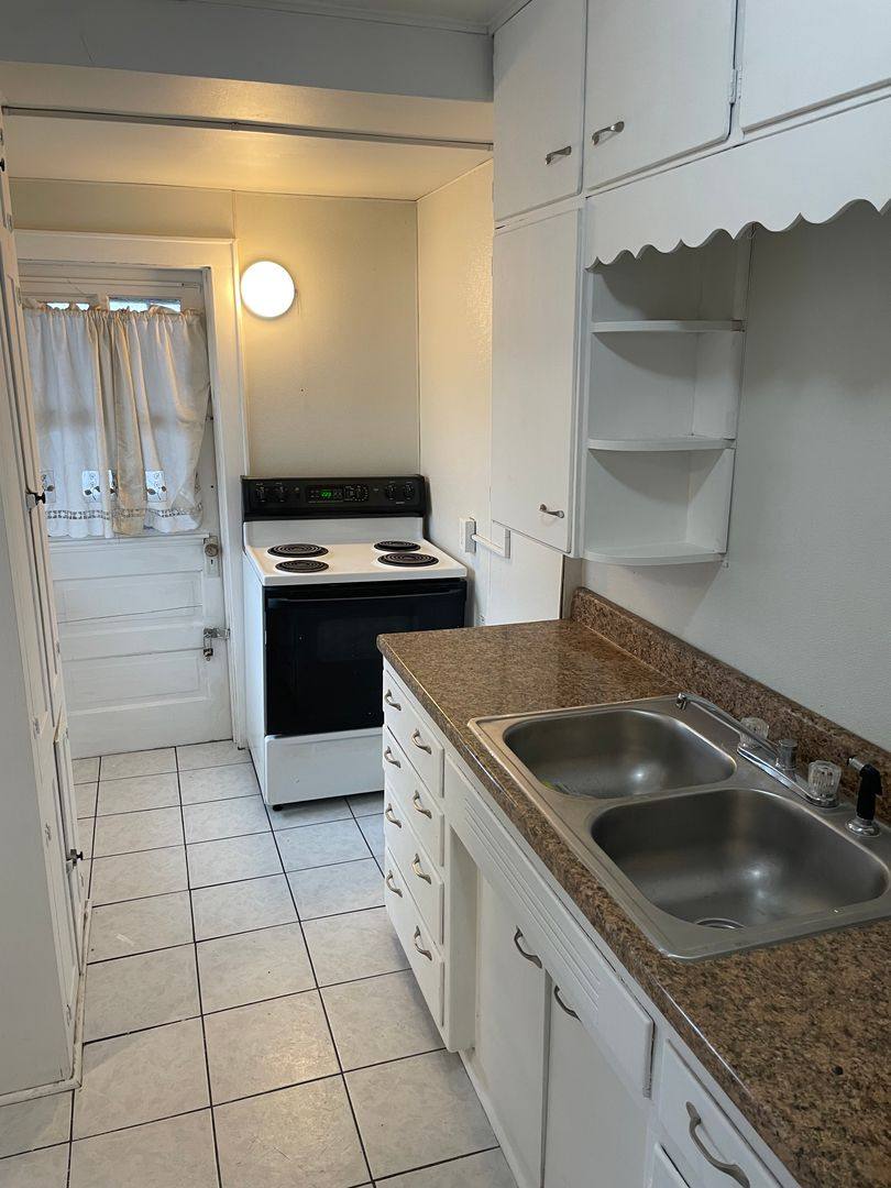 Apartment for rent at 1123 W 23rd St, Cedar Falls, IA 50613