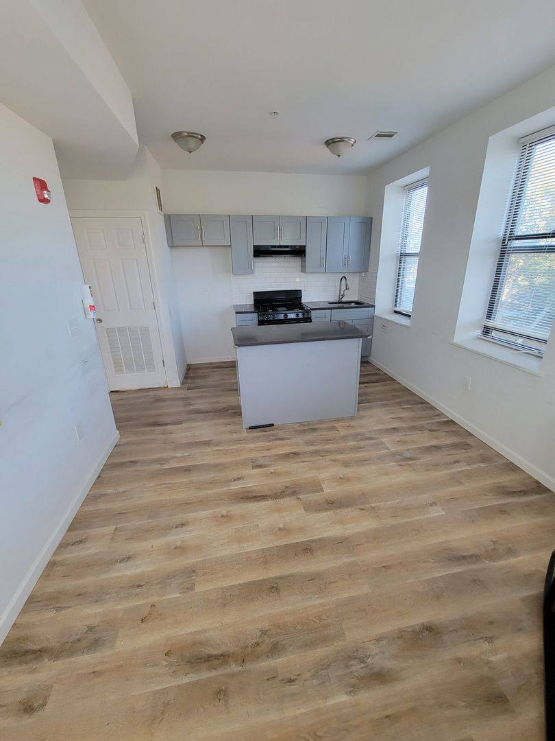 Apartment for rent at 68 Garside St, Newark, NJ 07104