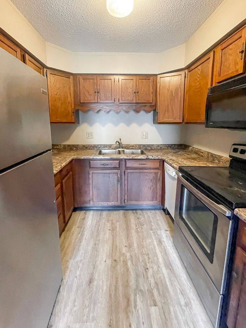 Apartment for rent at 920 N Linden St, Muncie, IN 47303