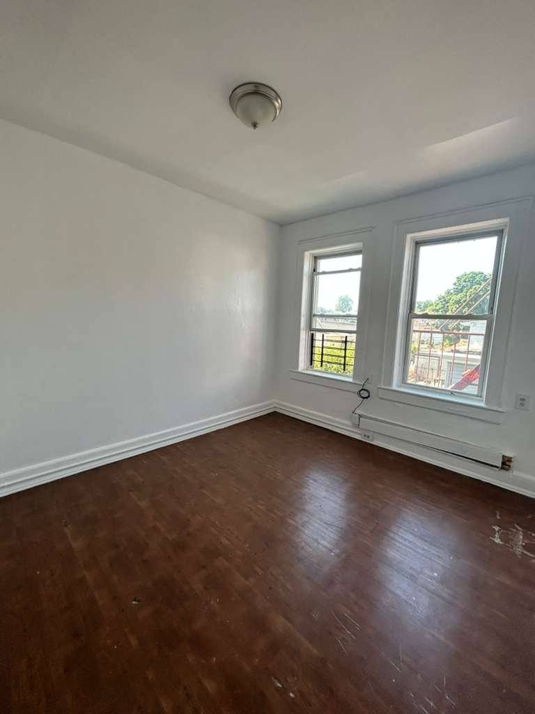Apartment for rent at 280 Verona Ave, Newark, NJ 07104