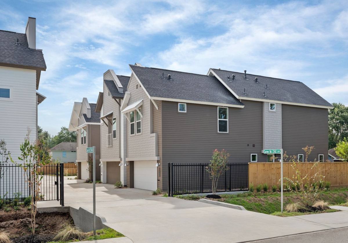 House for rent at 7504 Carver Rd E, Houston, TX 77088