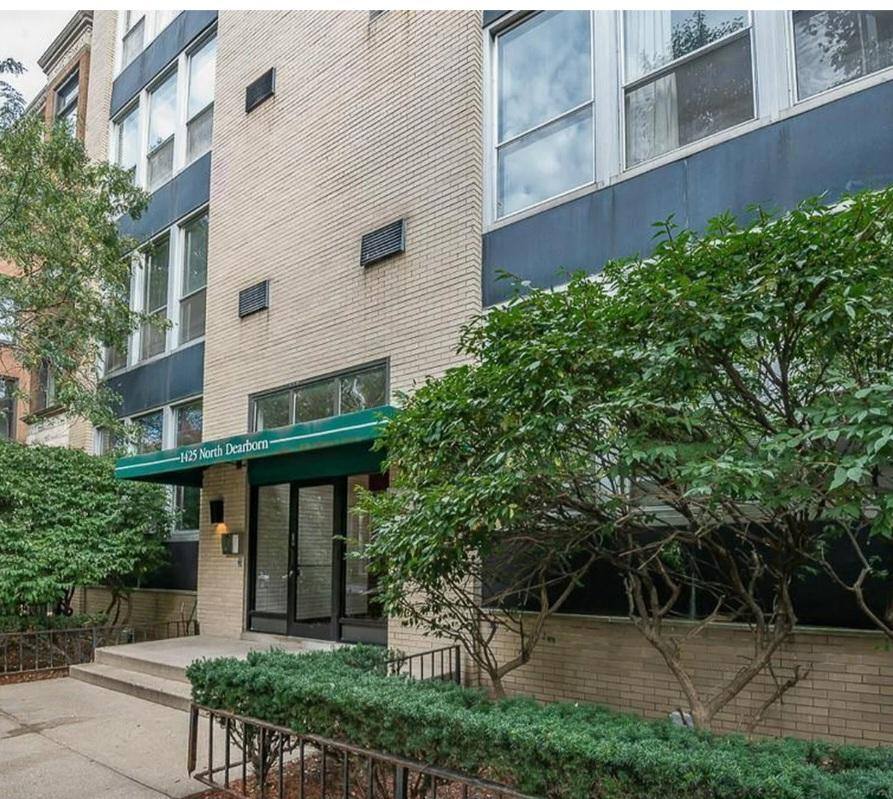 Apartment for rent at 1425 N Dearborn #4C, Chicago, IL 60610