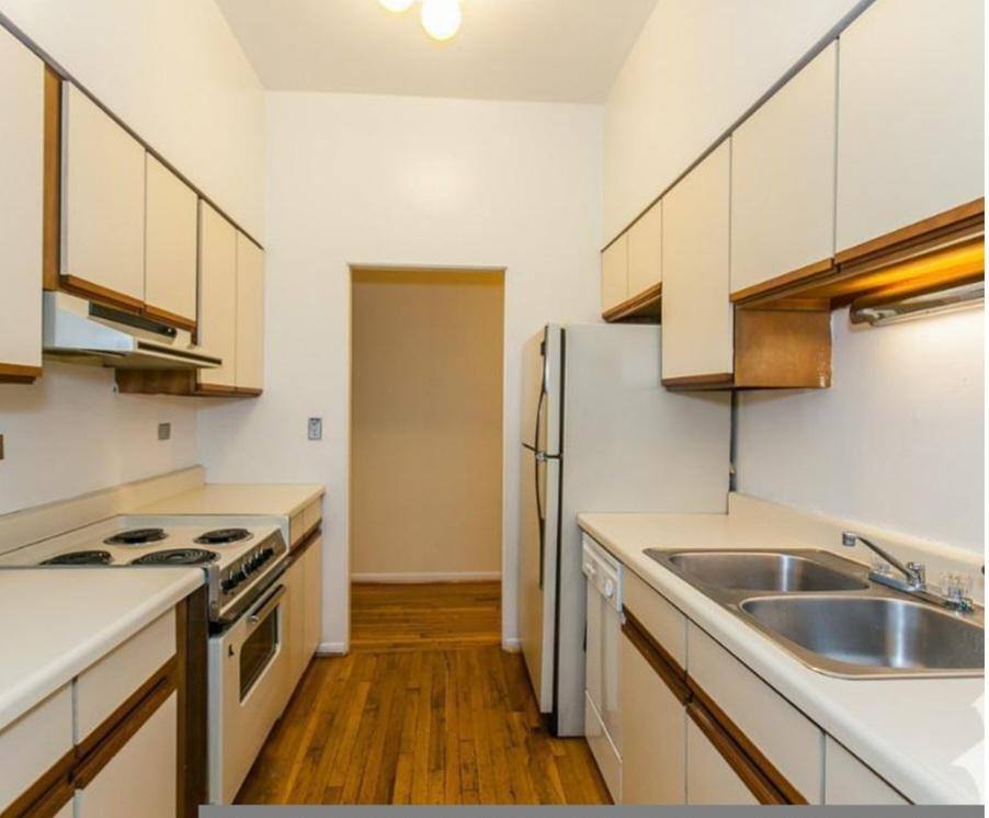 Apartment for rent at 1425 N Dearborn #4C, Chicago, IL 60610