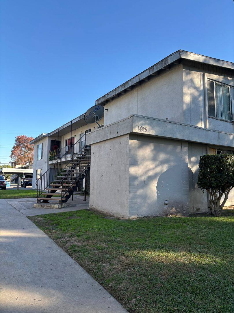 Apartment for rent at 1414-1415 & 1422-1451 S Townsend St, Santa Ana, CA 92704