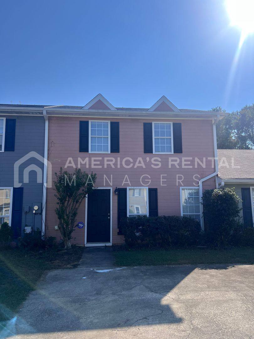 Townhouse for rent at 1604 King James Dr, Alabaster, AL 35007