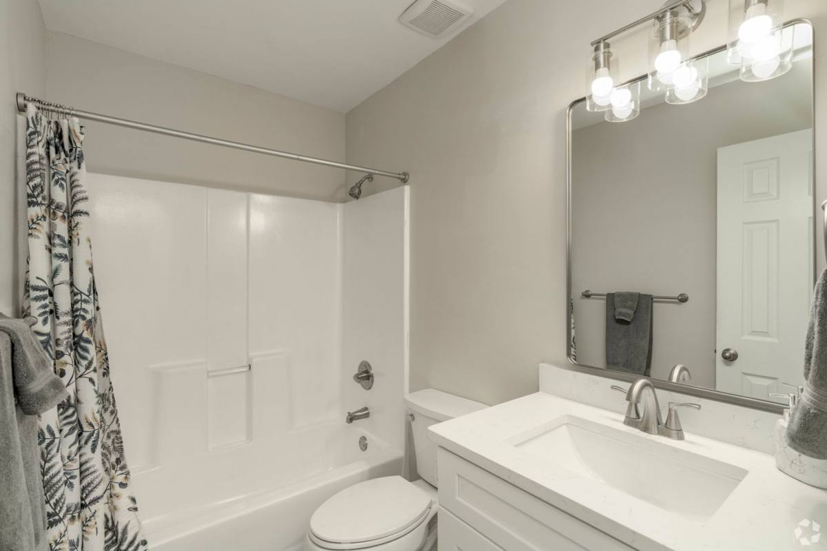 Apartment for rent at 910 Davis Ave, Gastonia, NC 28054
