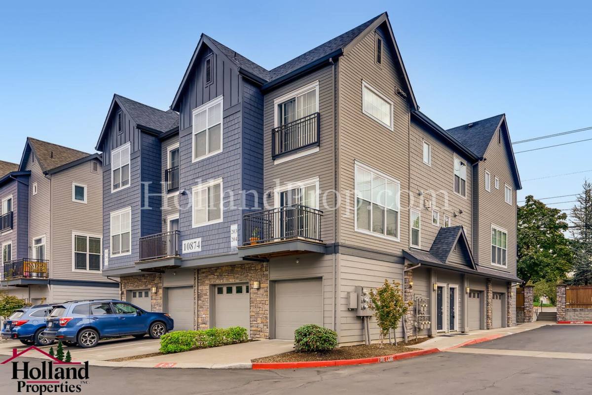 Condo for rent at 10874 NE Red Wing Way, Beaverton, OR 97006