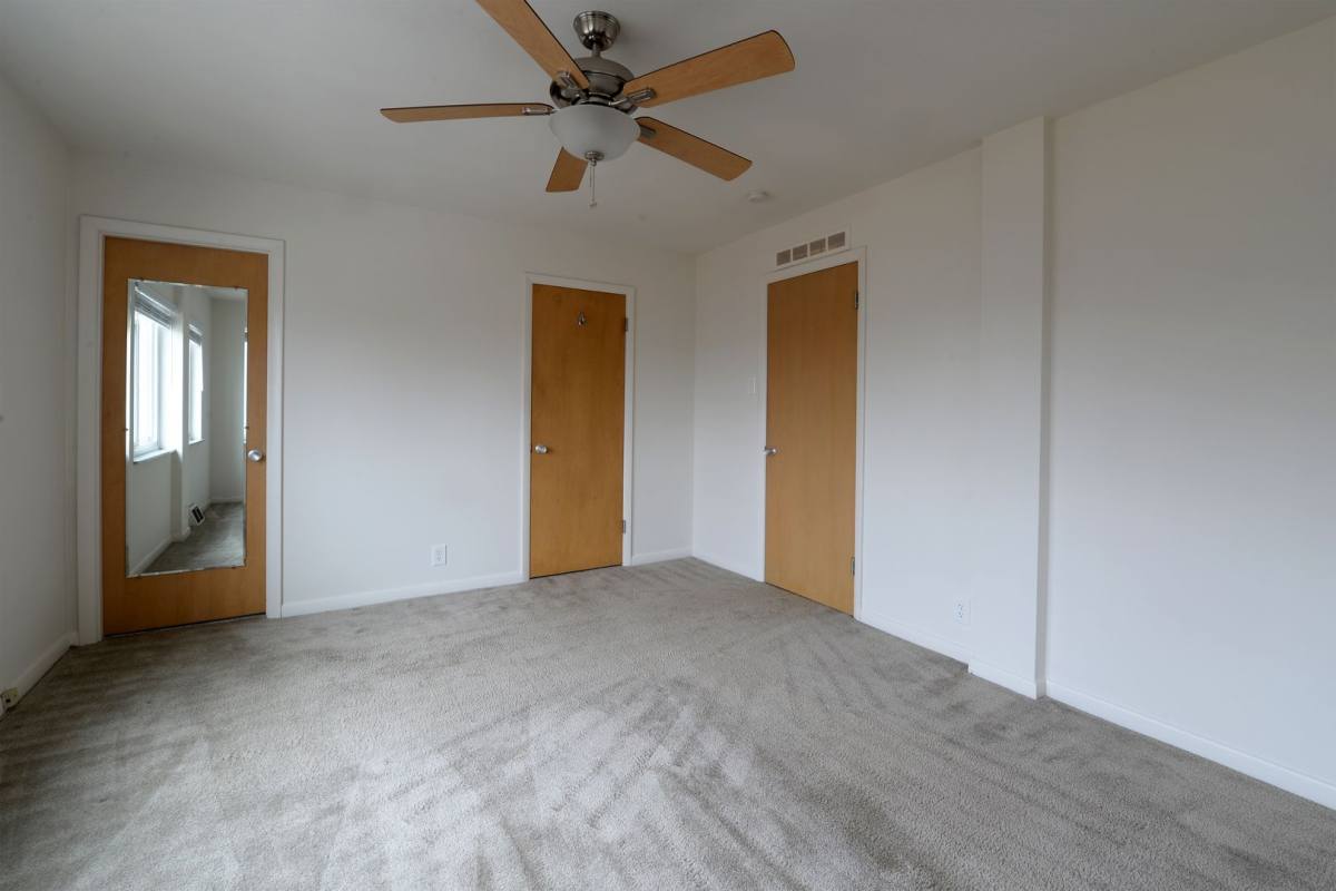 Apartment for rent at 8701 Delmar Blvd, Saint Louis, MO 63124