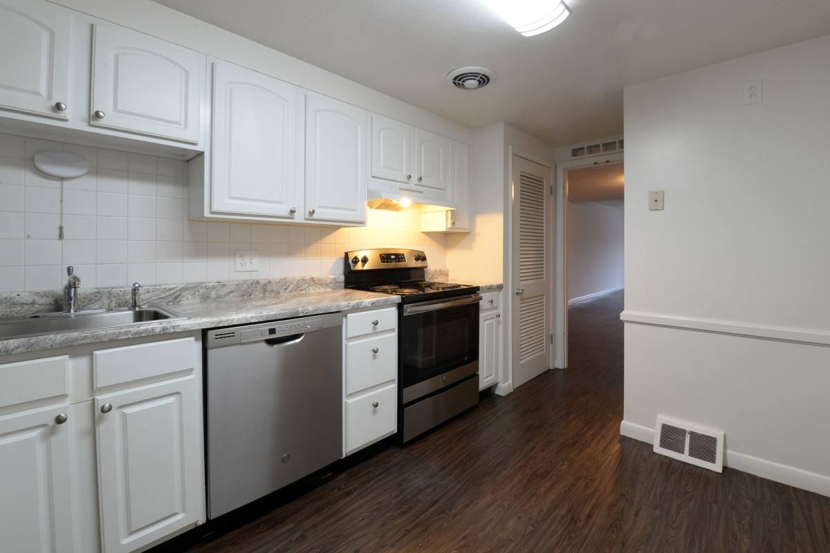 Apartment for rent at 8701 Delmar Blvd, Saint Louis, MO 63124