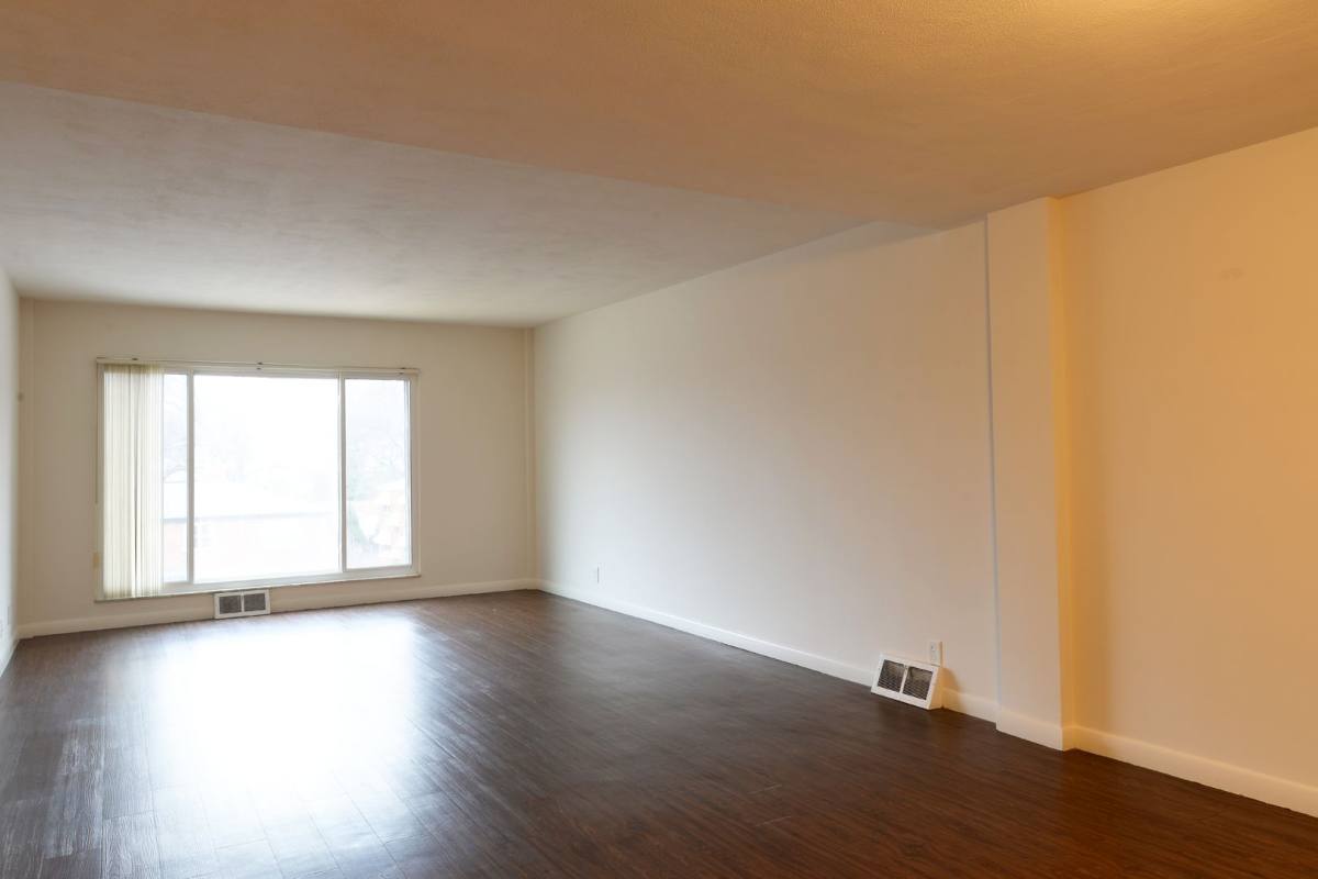 Apartment for rent at 8701 Delmar Blvd, Saint Louis, MO 63124