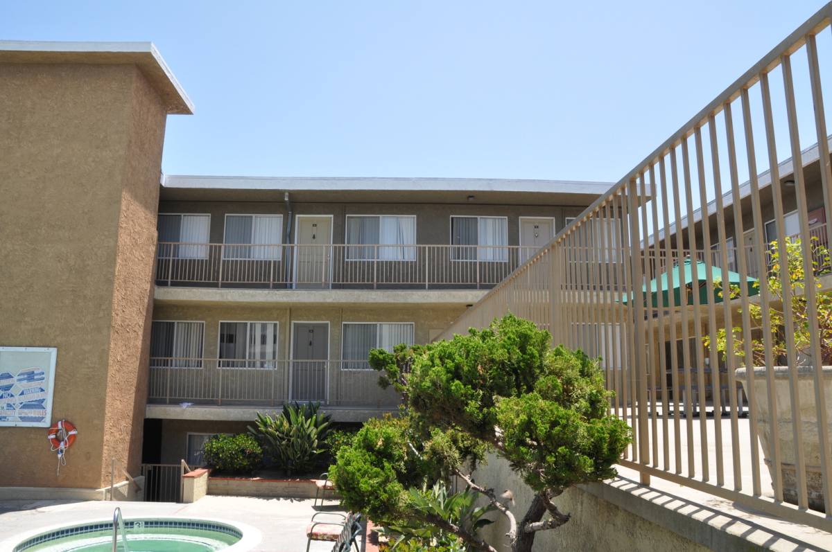 Apartment for rent at 13750 Lemoli Ave, Hawthorne, CA 90250