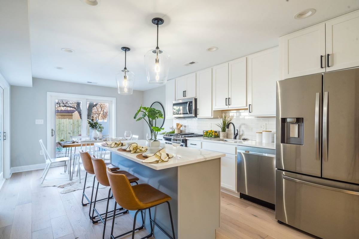 Townhouse for rent at 916 15th St SE, Washington, DC 20003