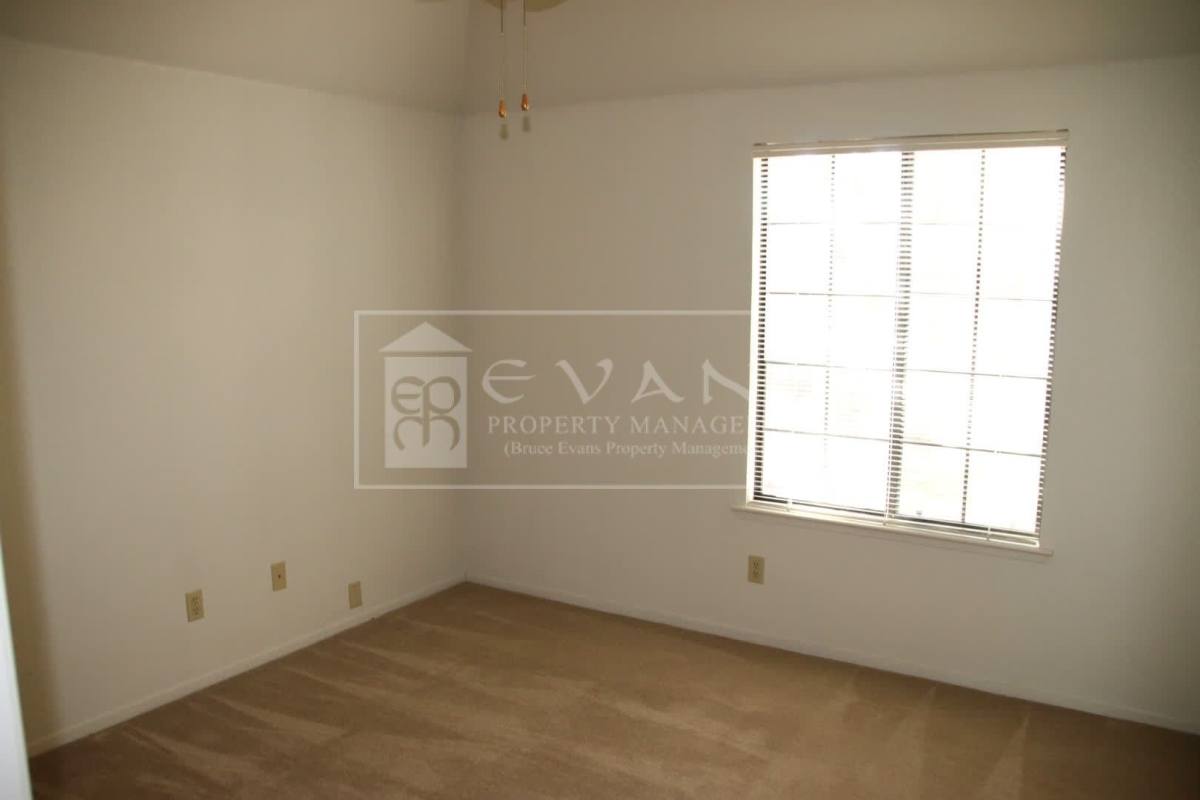 Apartment for rent at 4401 W Goshen Ave Vmv, Visalia, CA 93291