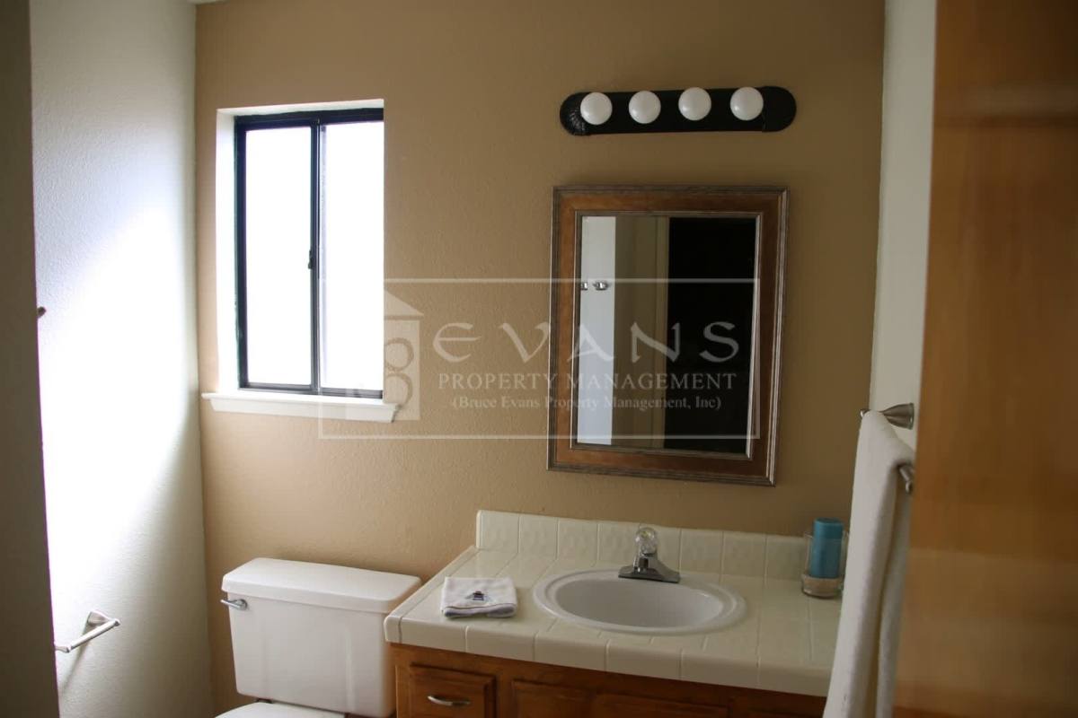 Apartment for rent at 4401 W Goshen Ave Vmv, Visalia, CA 93291