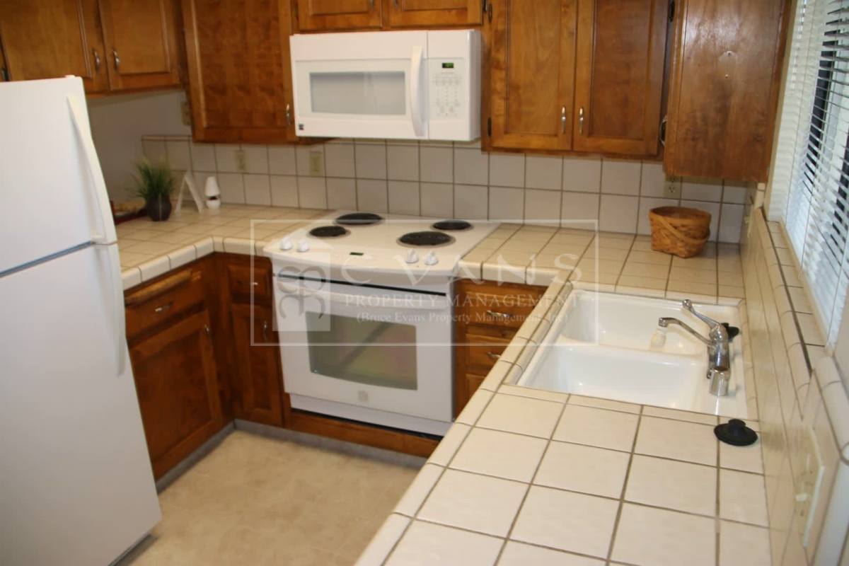 Apartment for rent at 4401 W Goshen Ave Vmv, Visalia, CA 93291