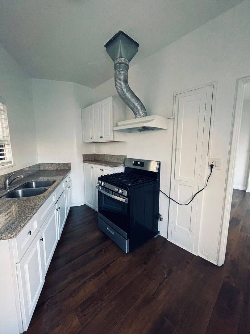 Apartment for rent at 601 E Harvard St, Glendale, CA 91205