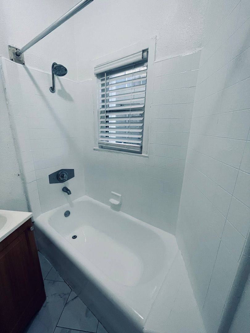 Apartment for rent at 601 E Harvard St, Glendale, CA 91205