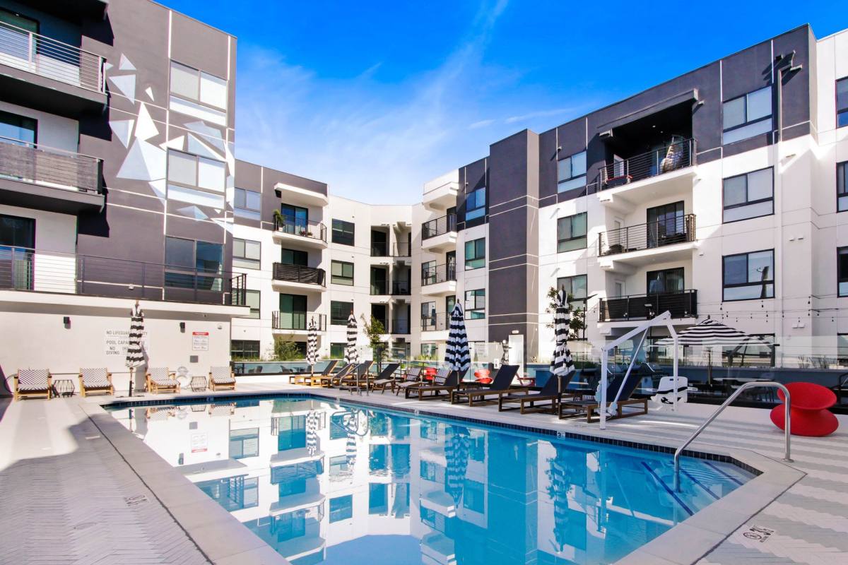 Apartment for rent at 6500 Lankershim Blvd, North Hollywood, CA 91606