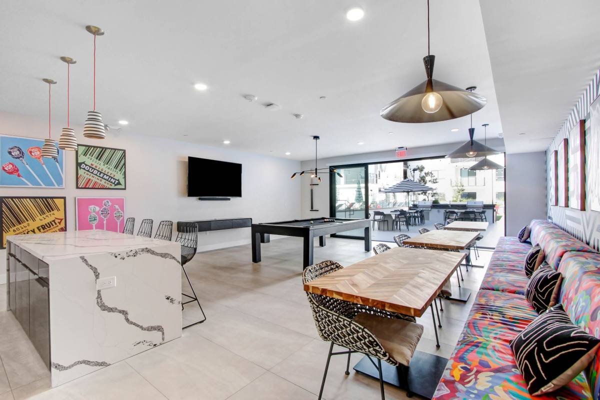 Apartment for rent at 6500 Lankershim Blvd, North Hollywood, CA 91606