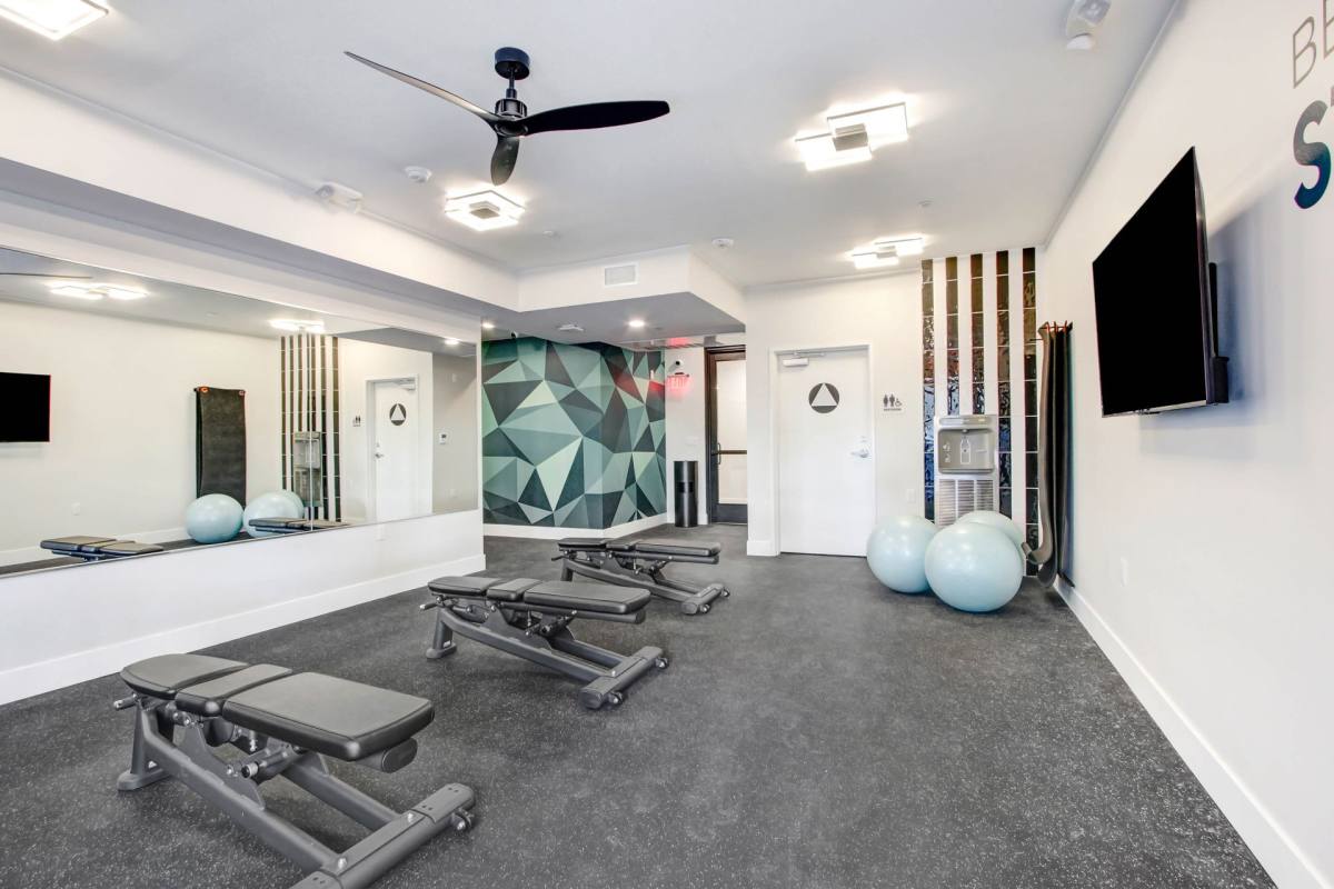 Apartment for rent at 6500 Lankershim Blvd, North Hollywood, CA 91606