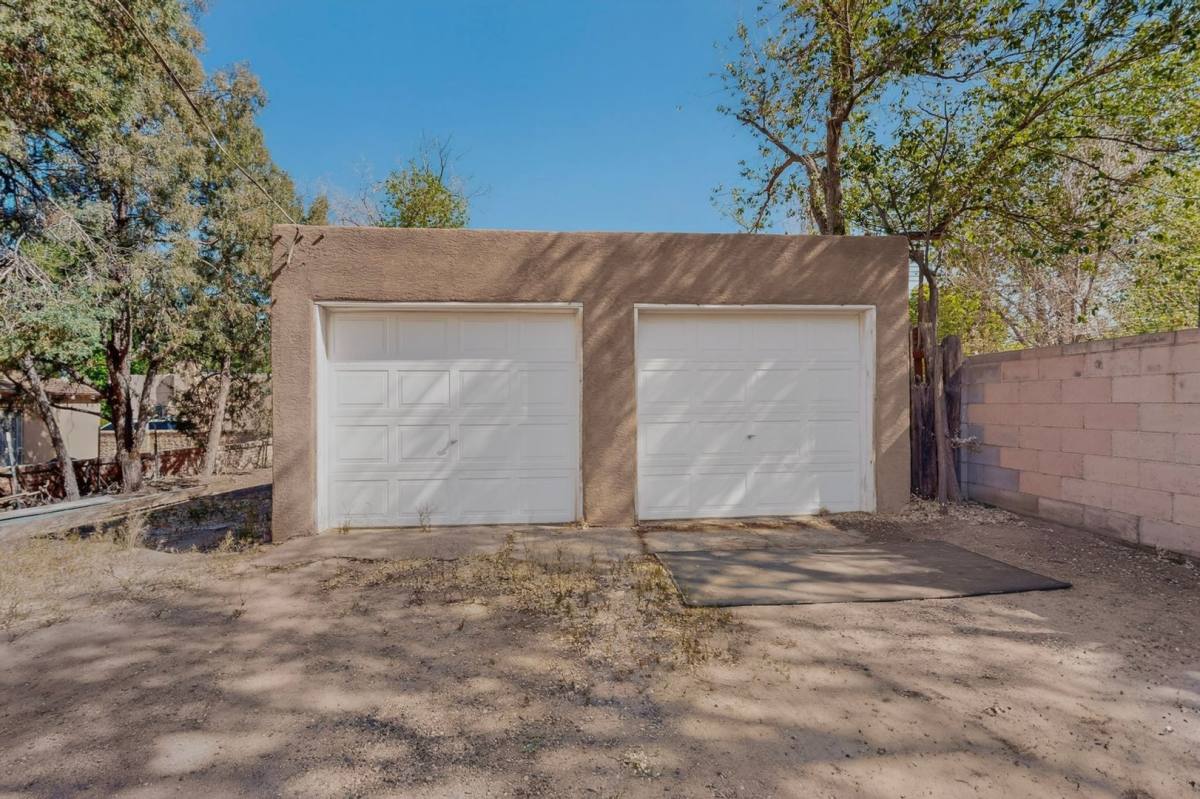 Apartment for rent at 1407 - 1409 Hazeldine Ave SE, Albuquerque, NM 87106