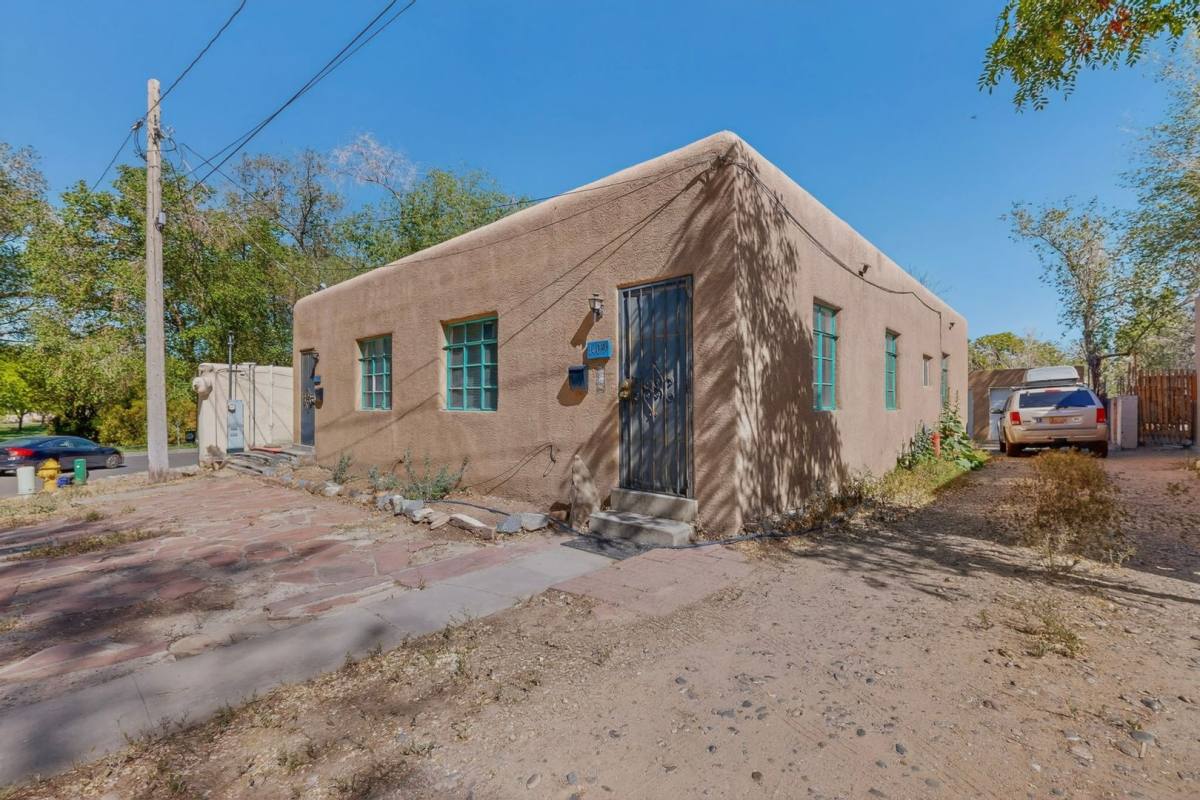Apartment for rent at 1407 - 1409 Hazeldine Ave SE, Albuquerque, NM 87106