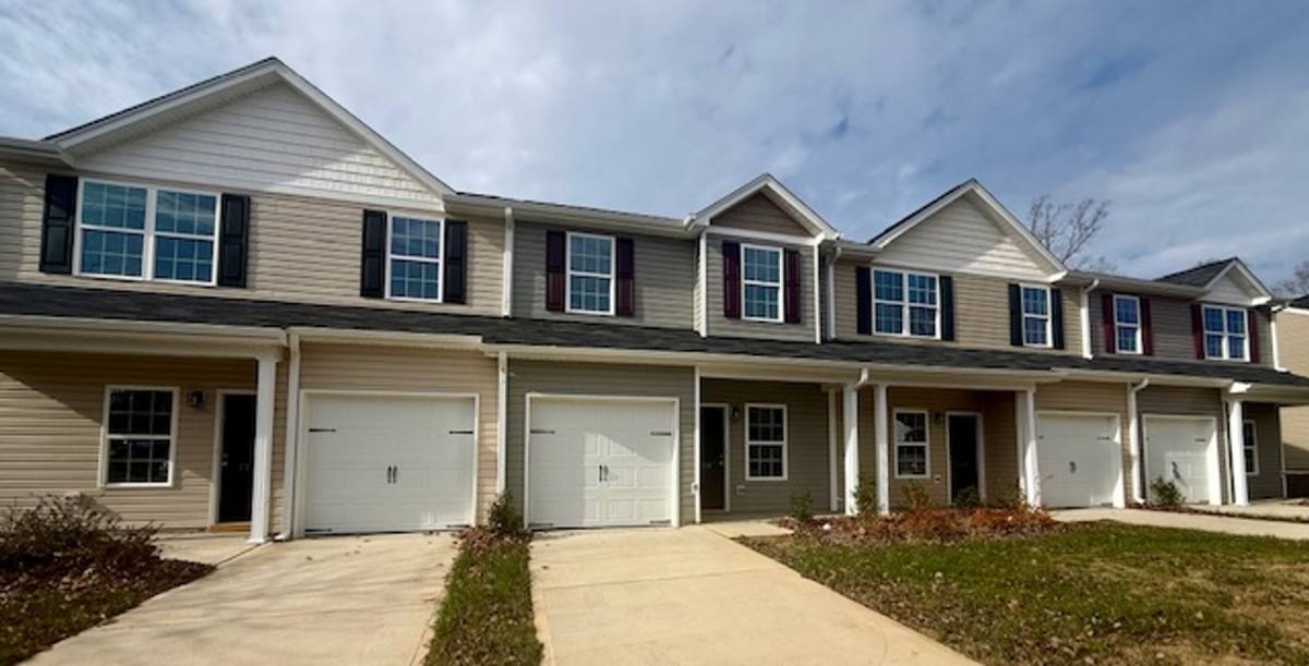Townhouse for rent at 1128 Brooksridge Way, Whitsett, NC 27377